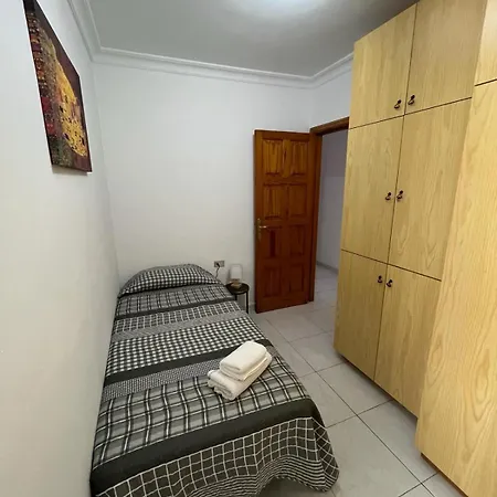 Retro Vintage Toscal Bus Stop 5p شقة *