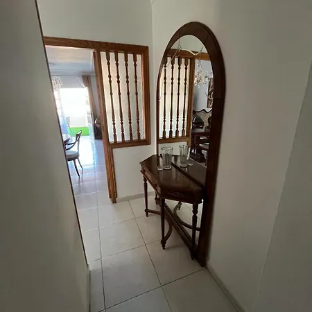 Retro Vintage Toscal Bus Stop 5p * لوس رياليخوس